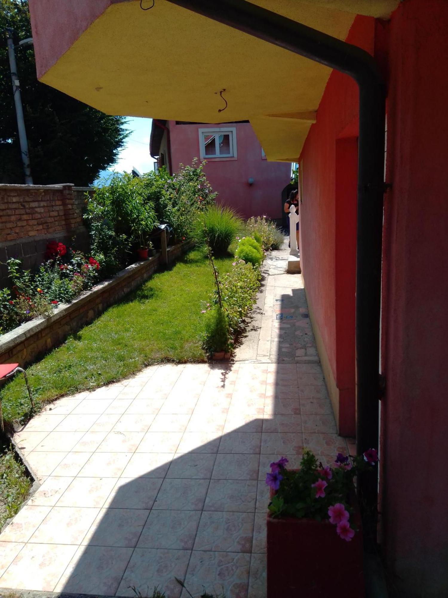 House Annesa Apartment *